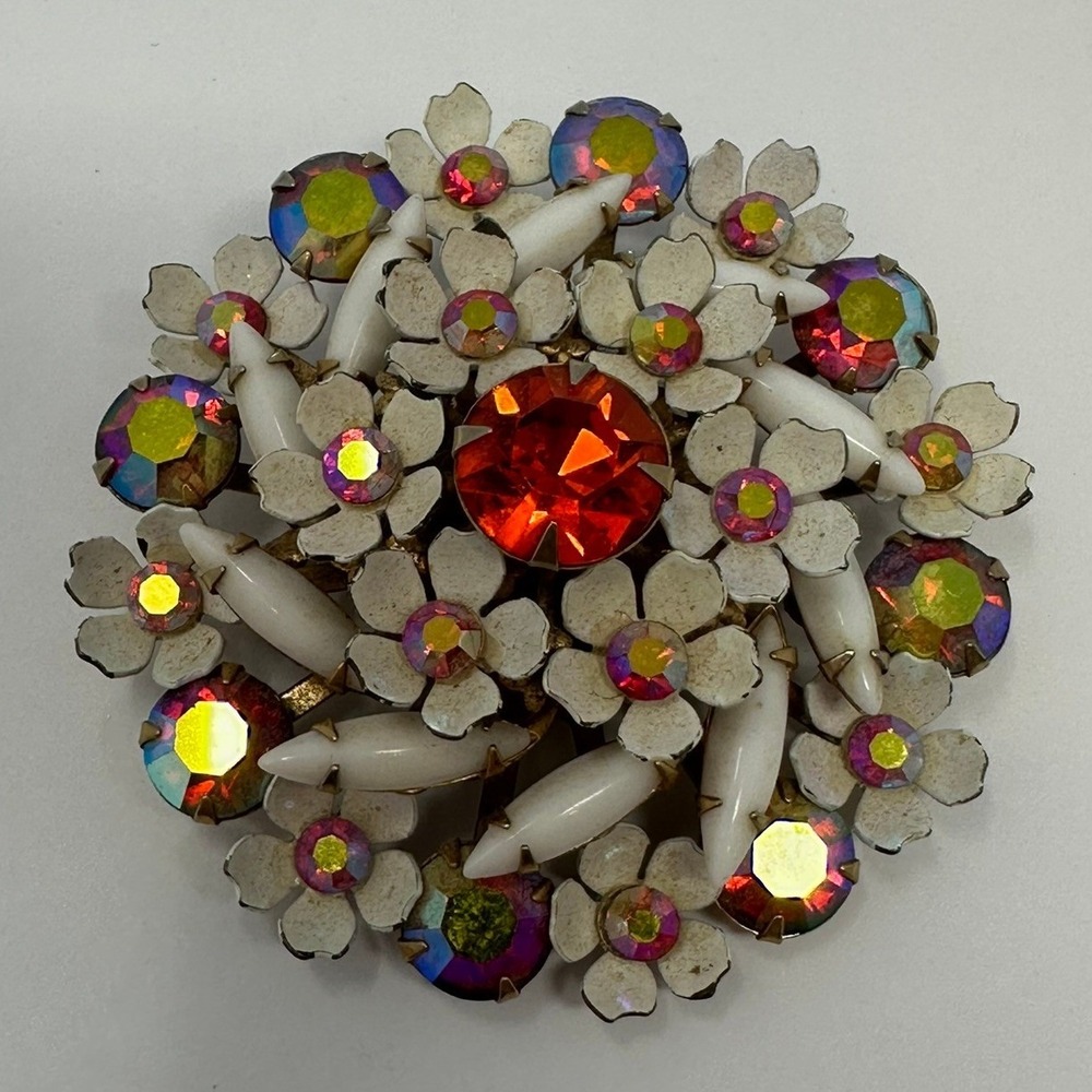 Vintage Aurora Borealis Rhinestone Milk Glass White Enamel Flower Brooch Pin A2